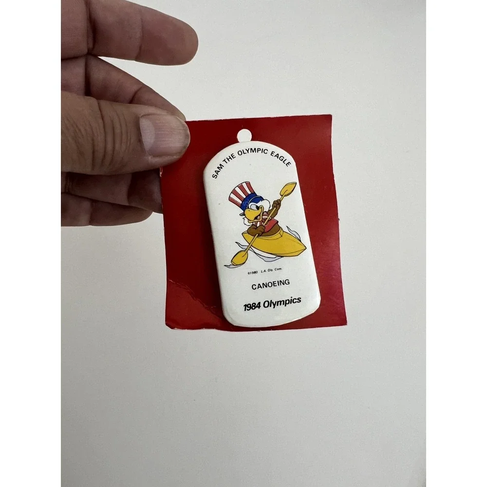 Lot New! Vintage 1984 OLYMPIC GAMES LOS ANGELES Keychains and Buttons (Set of 4)